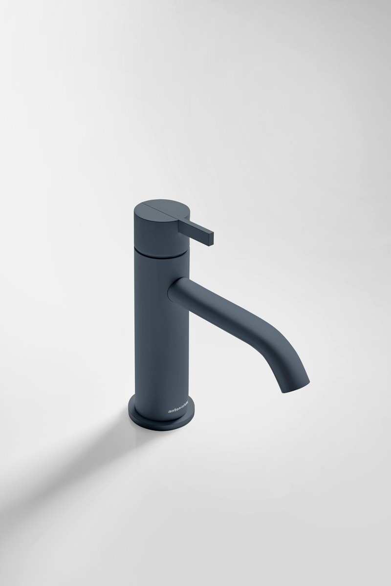 a disruptive gesture, a clean, decisive cut 