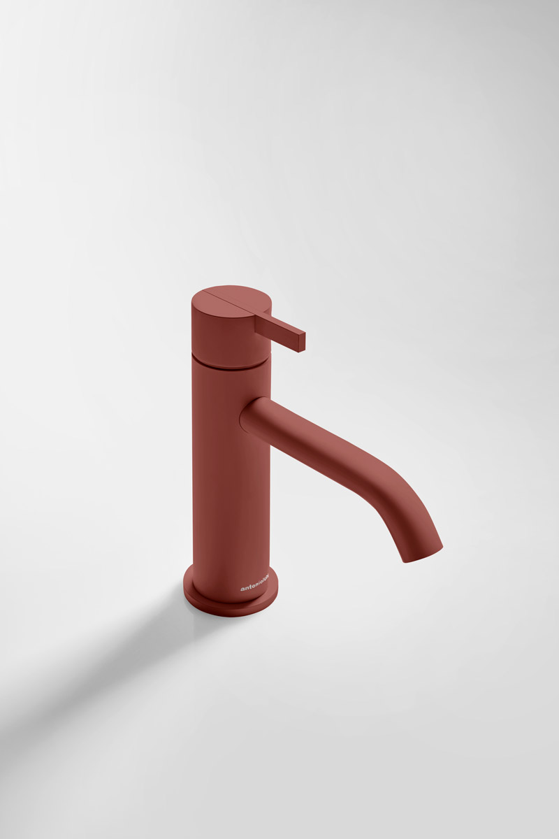 a disruptive gesture, a clean, decisive cut 