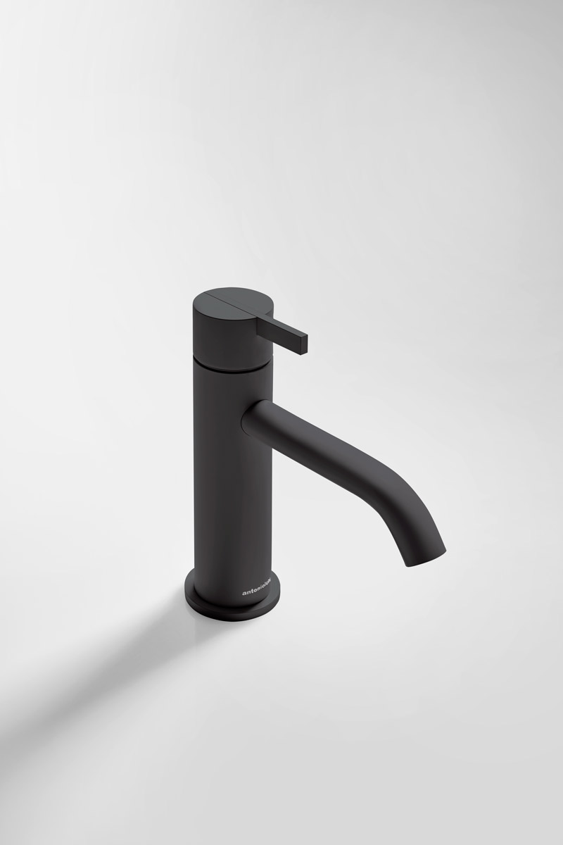 a disruptive gesture, a clean, decisive cut 