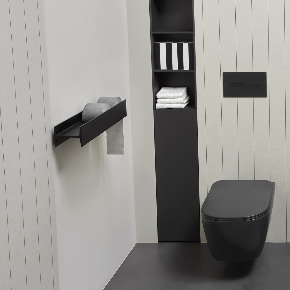 EMBOSSED LACQUERED BLACK