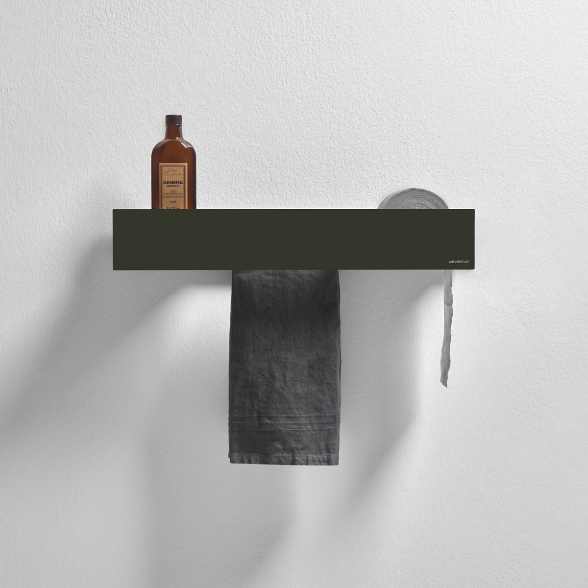 Embossed lacquered Anatra