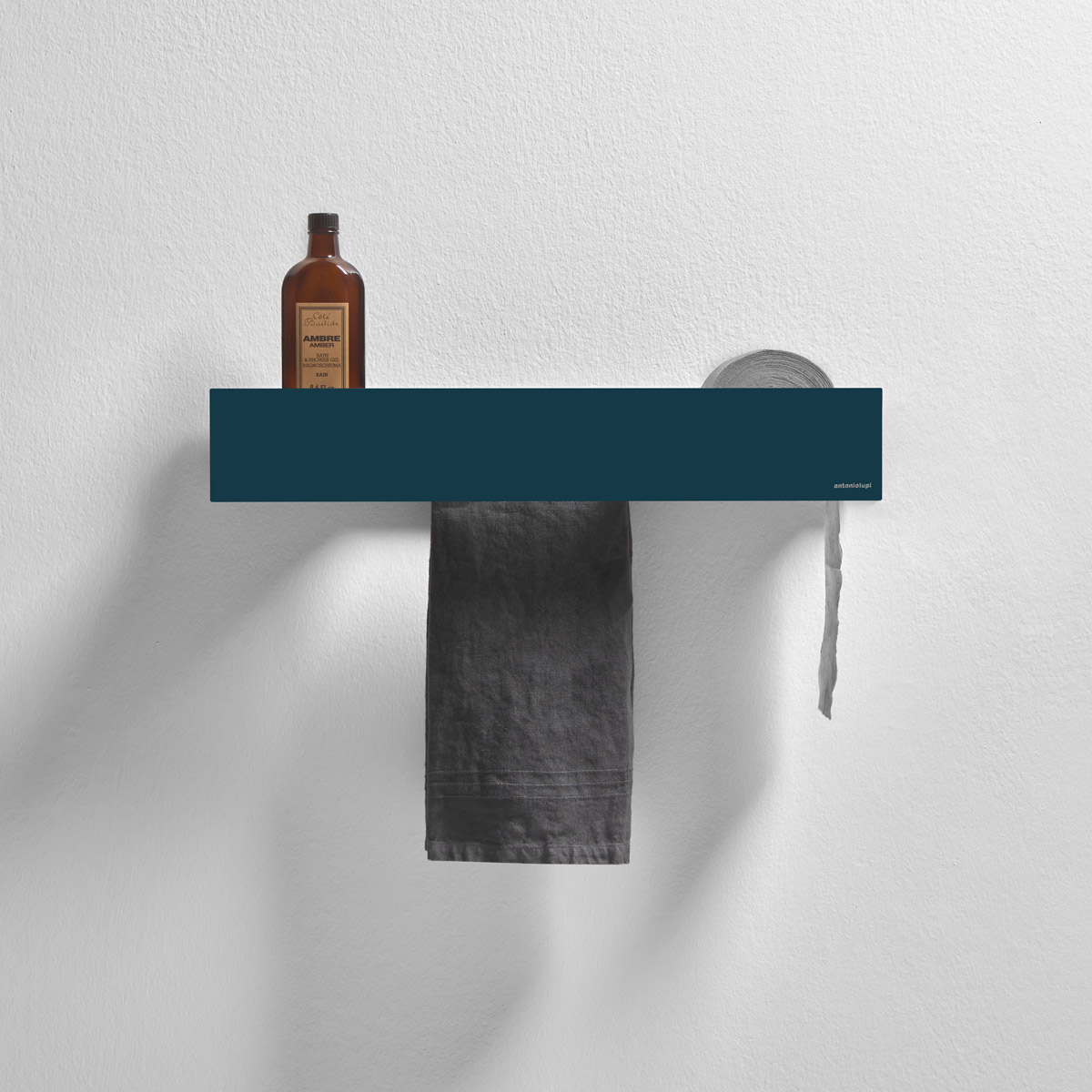 Embossed lacquered Blu Navy