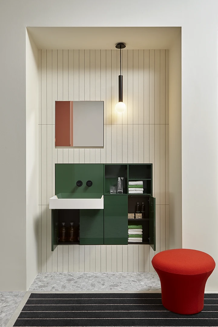 a protagonist of the bathroom environment