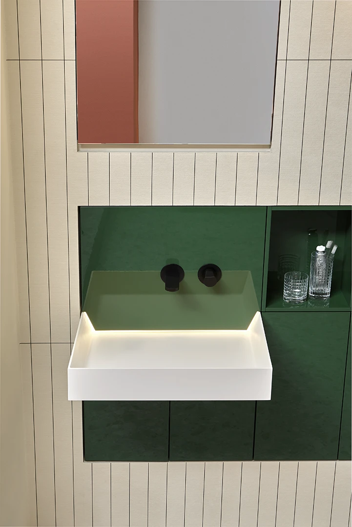 a protagonist of the bathroom environment