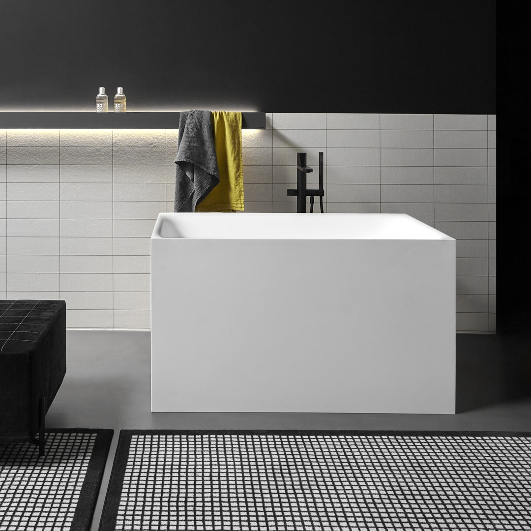 Compact, essential, capable of welcoming and enveloping