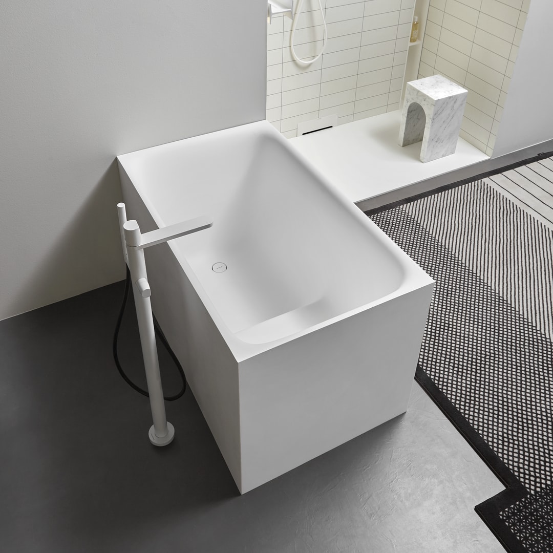 Compact, essential, capable of welcoming and enveloping