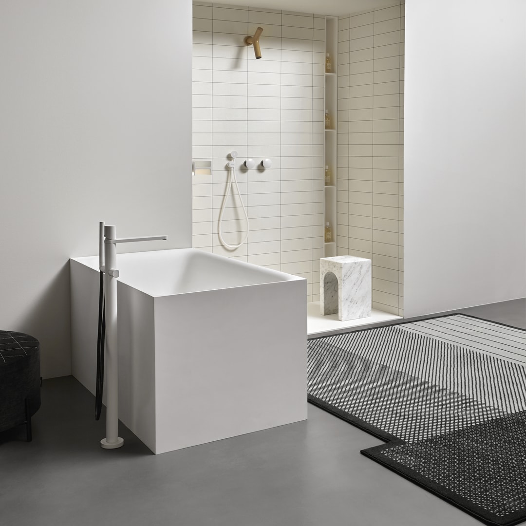 Compact, essential, capable of welcoming and enveloping