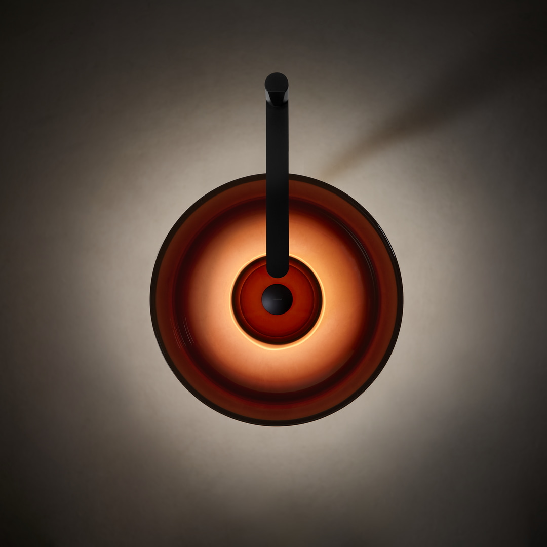 Between light and material, between solidity and lightness