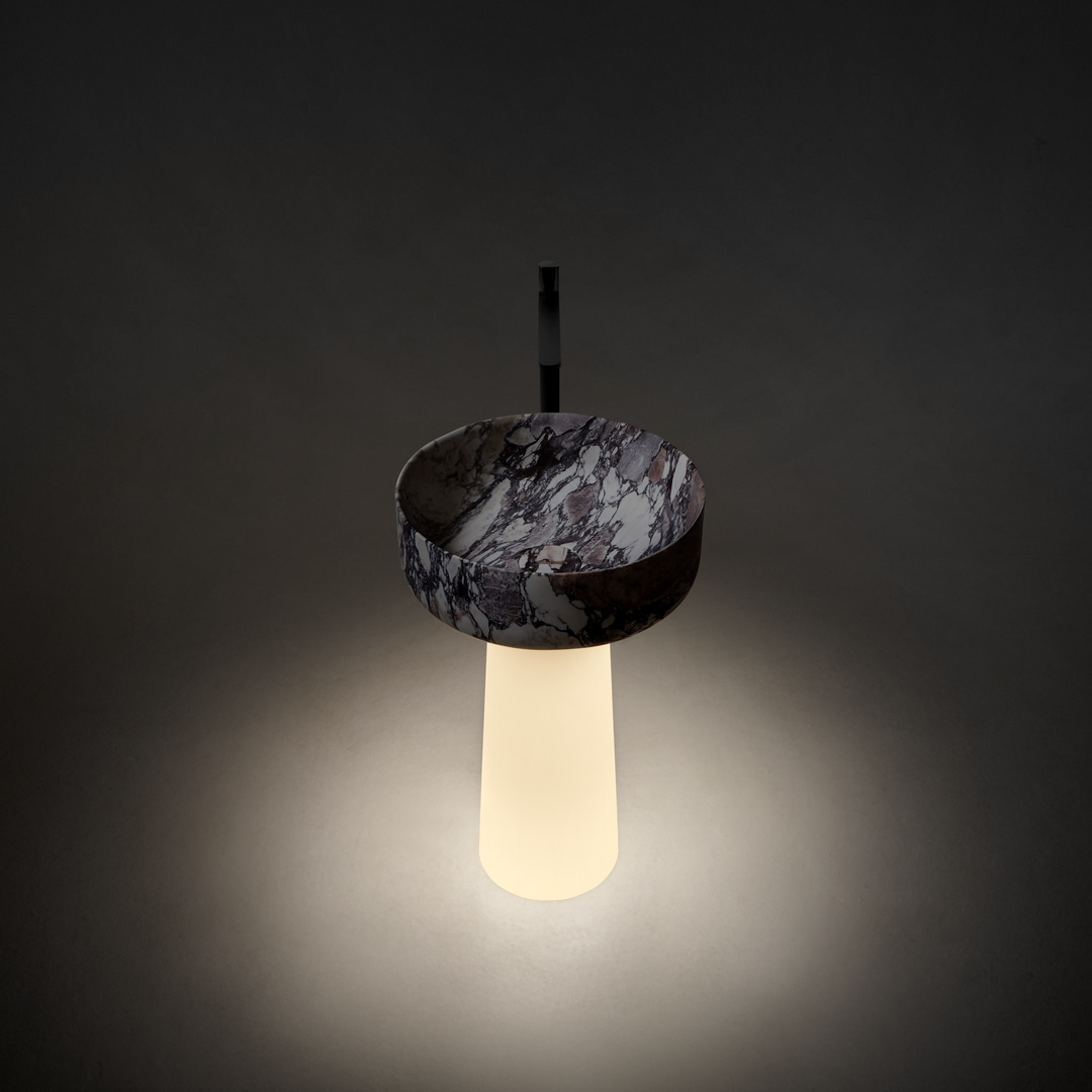 Between light and material, between solidity and lightness