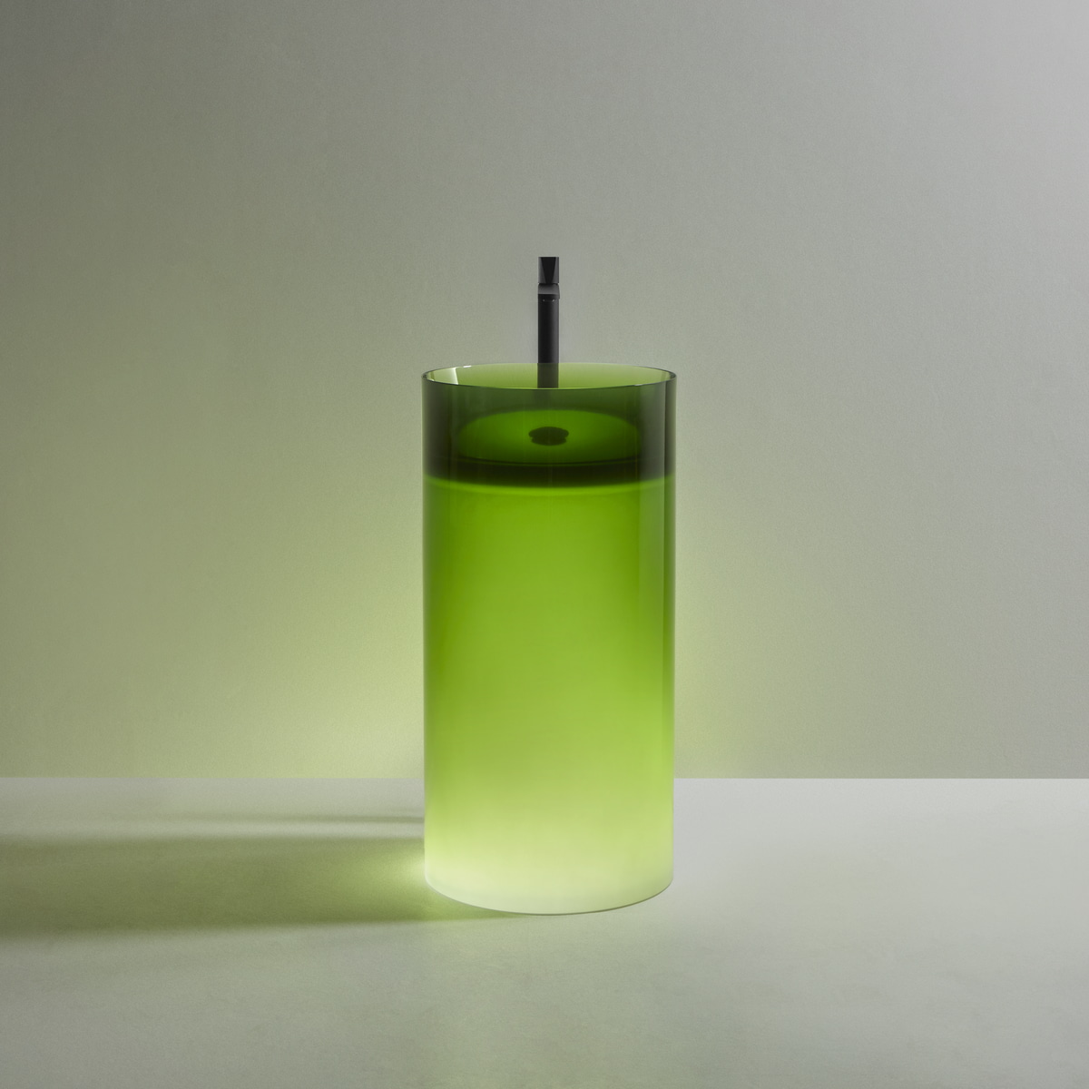 Light and delicate like a gust of wind