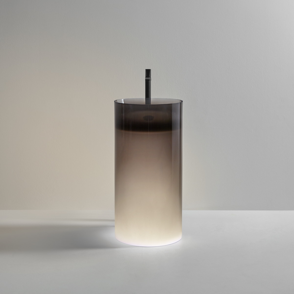 Light and delicate like a gust of wind