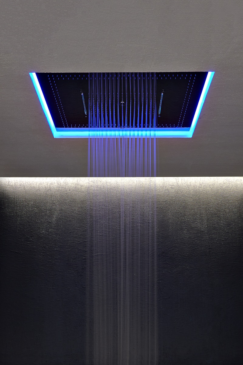  a continuous shower as if we were under a cloud