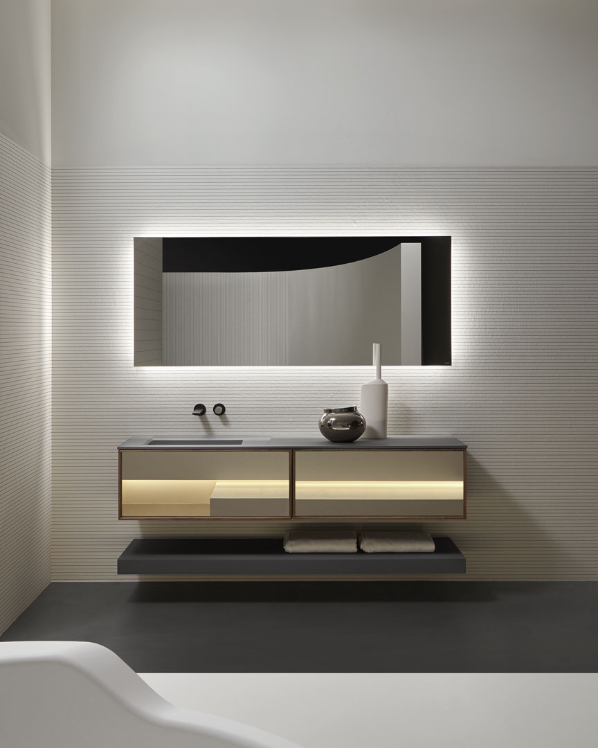 perfect in its simplicity but enriched by the charm of the material