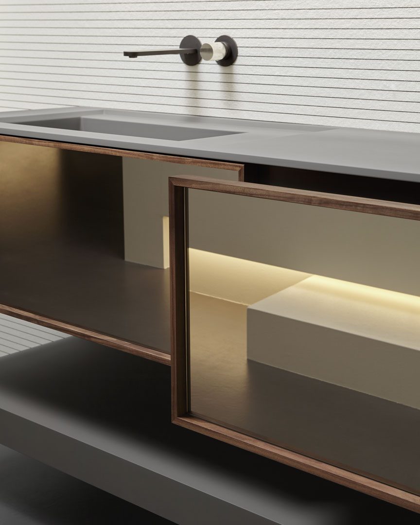 perfect in its simplicity but enriched by the charm of the material