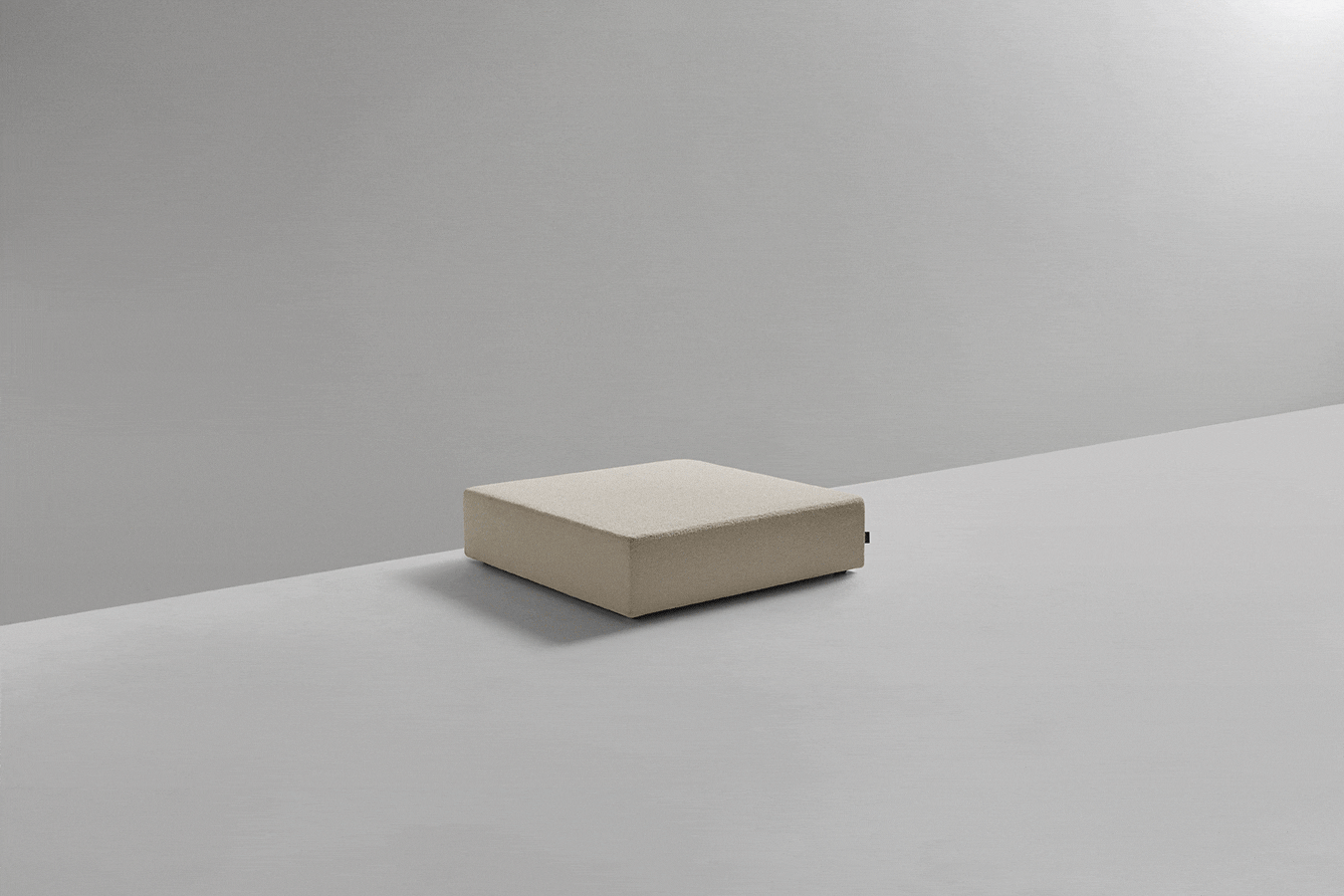 two elements that give origin to places of relaxation that can be broken down and recomposed at will, moved and relocated, rotated or paired