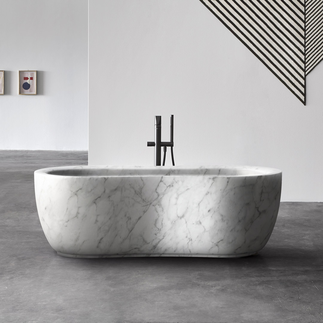 The external line takes its cue from the organic forms of the woods of the rivers