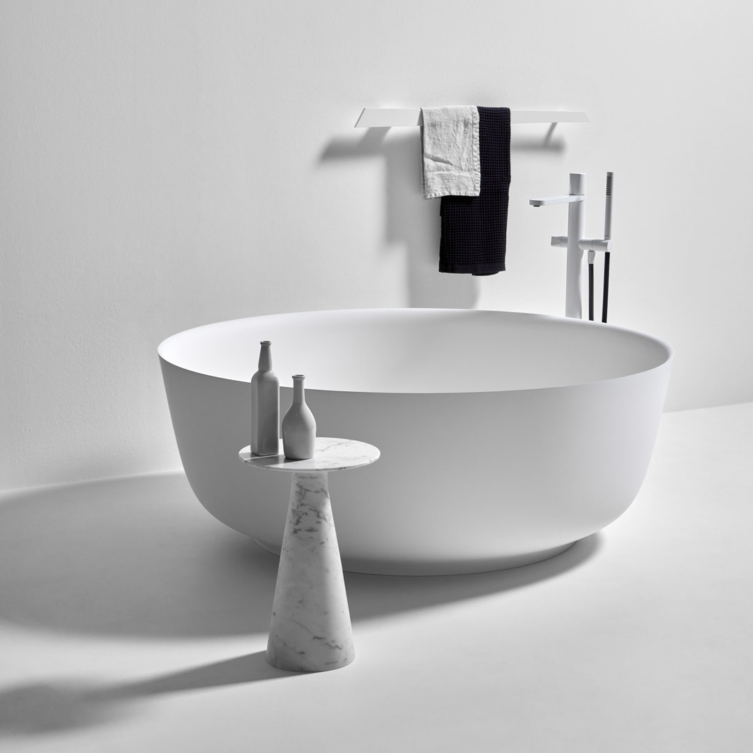 A balance of pure geometries