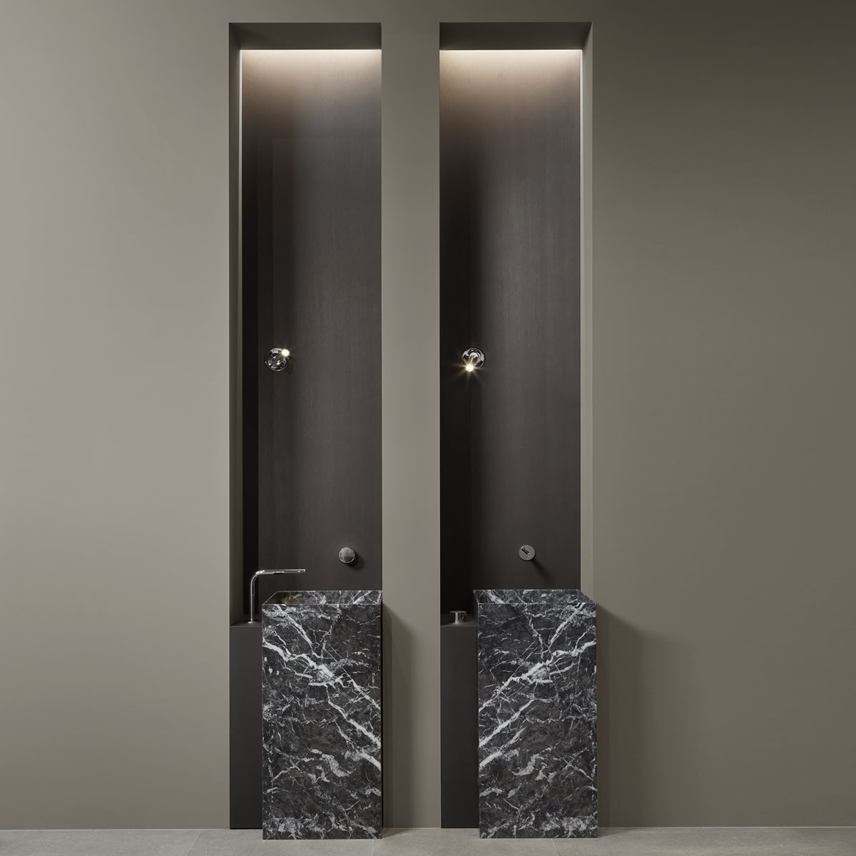 a texture that dialogues with light and gives three-dimensionality to surfaces