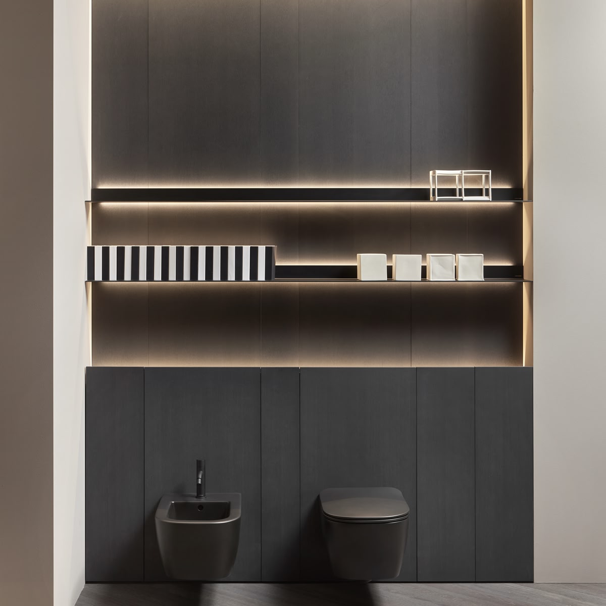 a texture that dialogues with light and gives three-dimensionality to surfaces