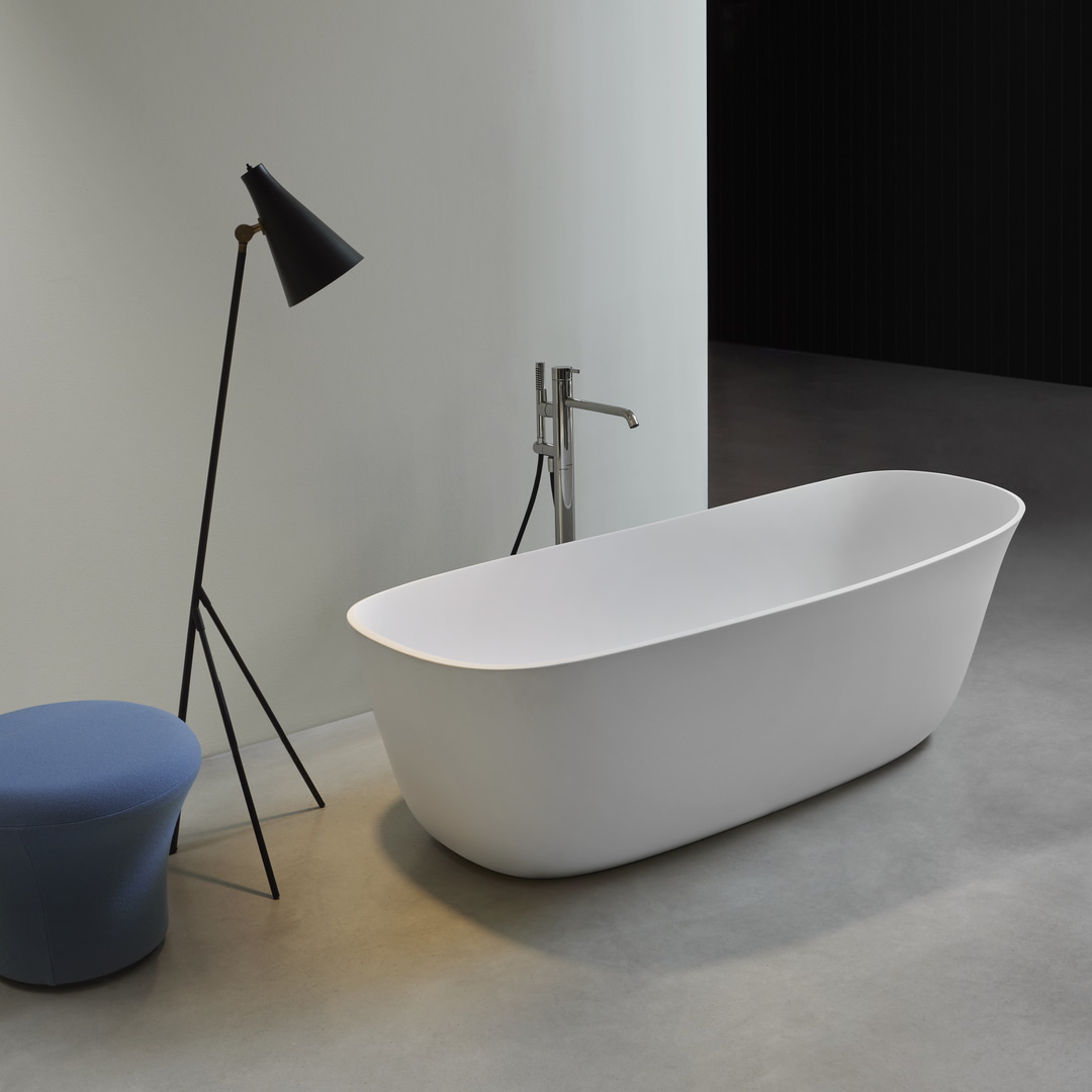 An elegant bathtub seemingly light 