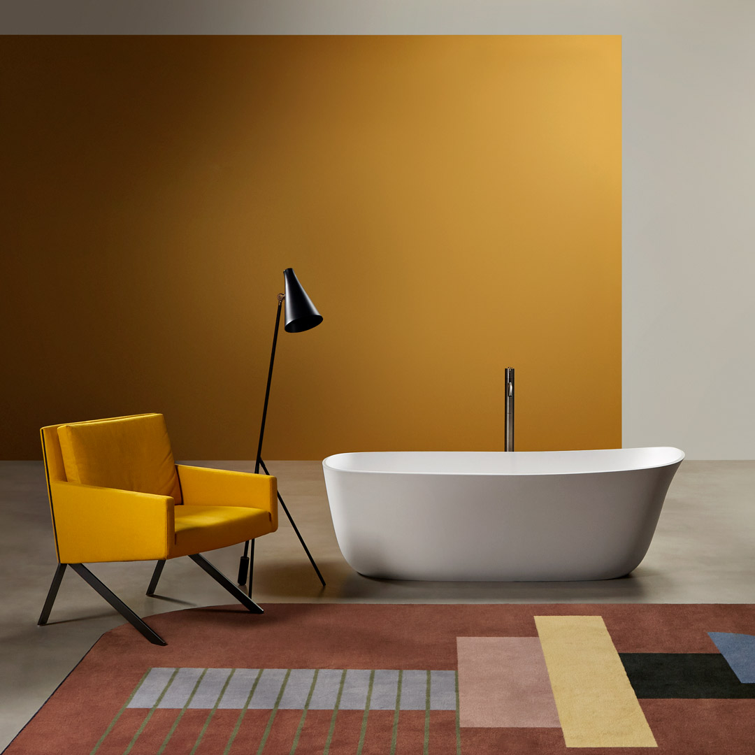 An elegant bathtub seemingly light 