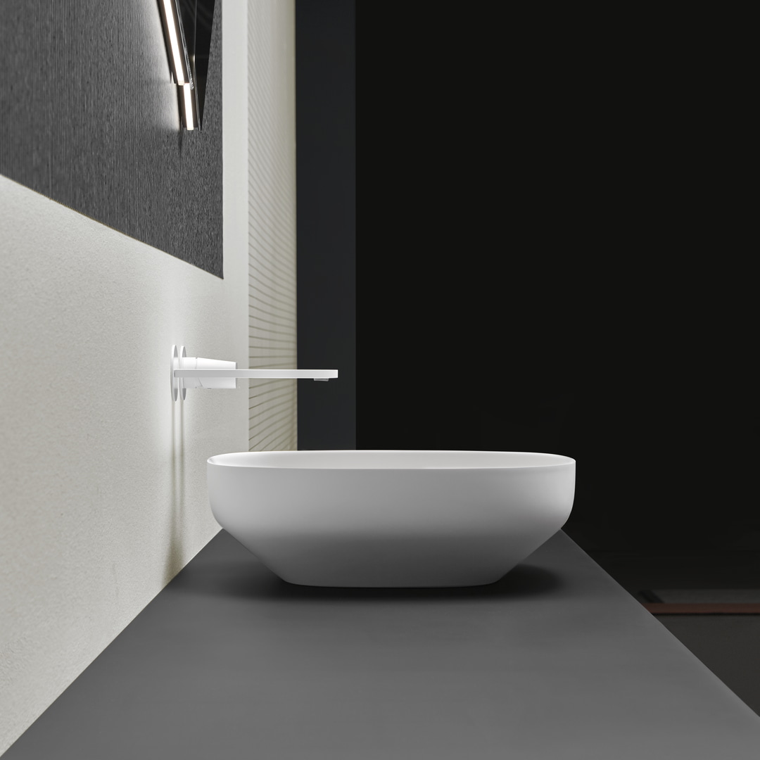 The modern and transversal image