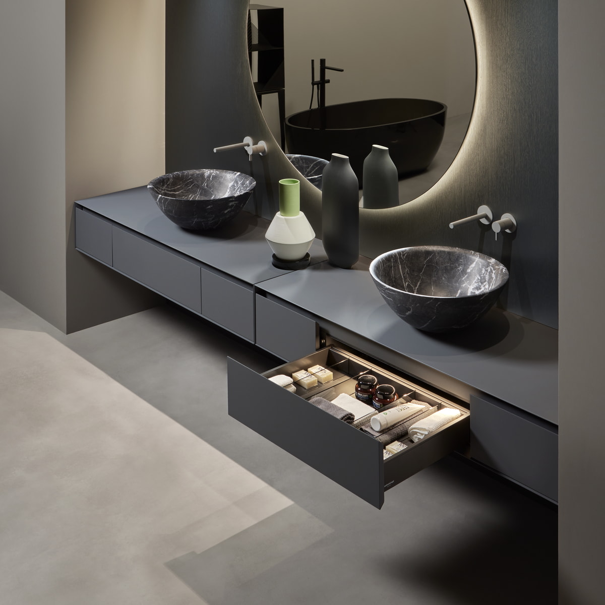 a bath environment without borders