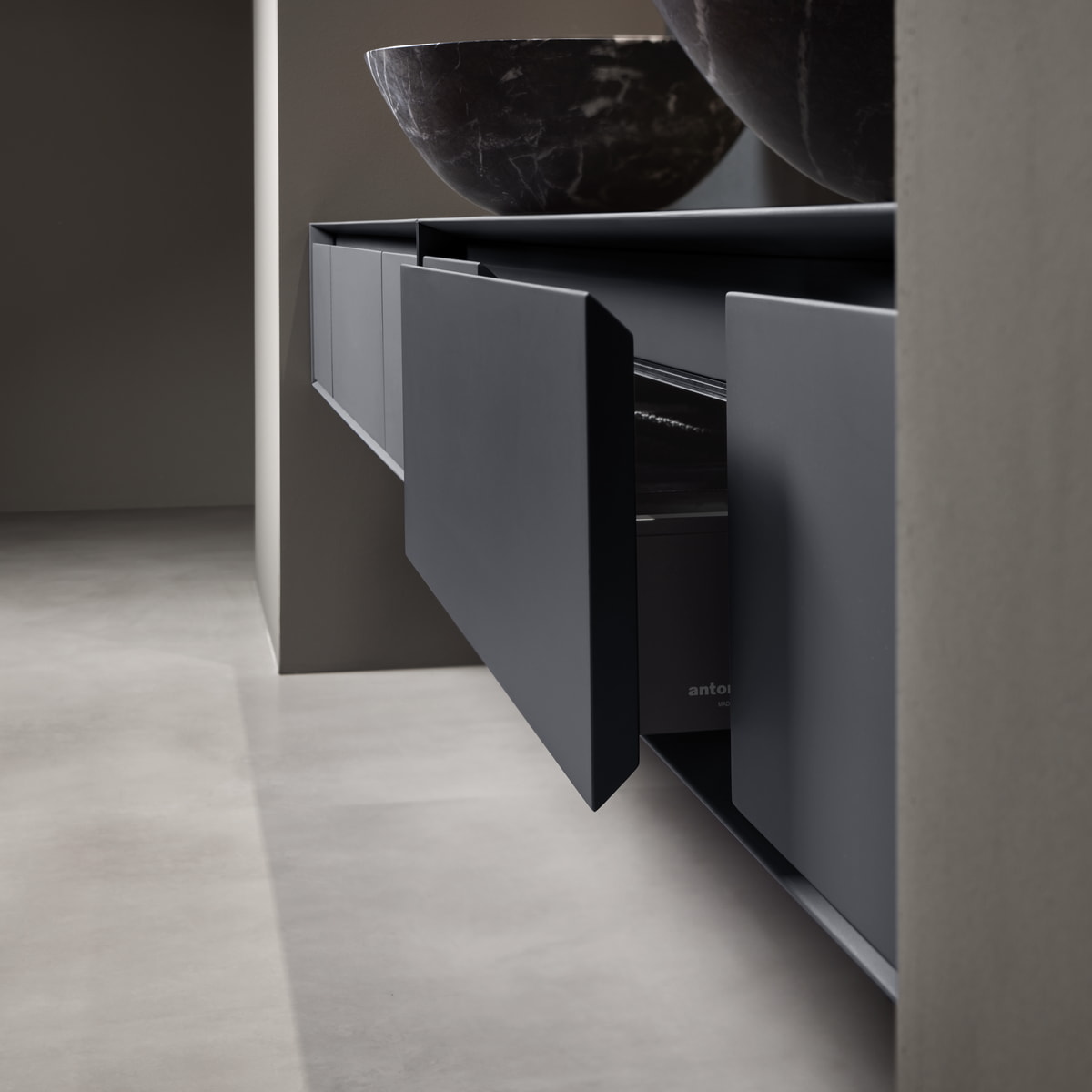 a bath environment without borders