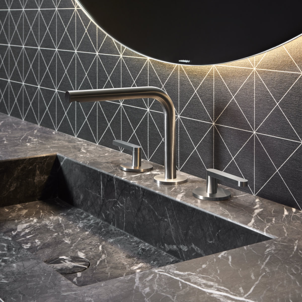 uniqueness and colors