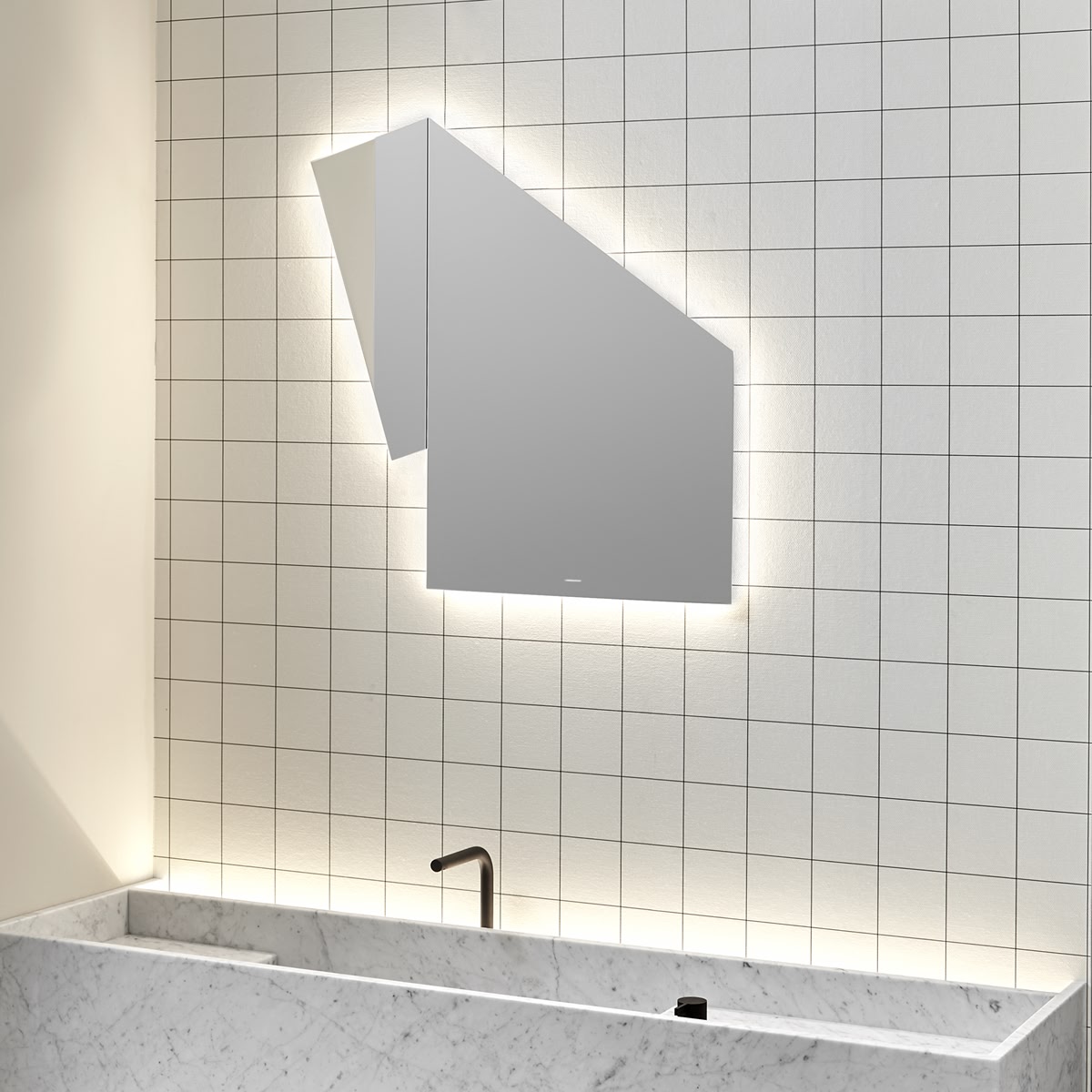 A piece which is borderline between reality and imagination 