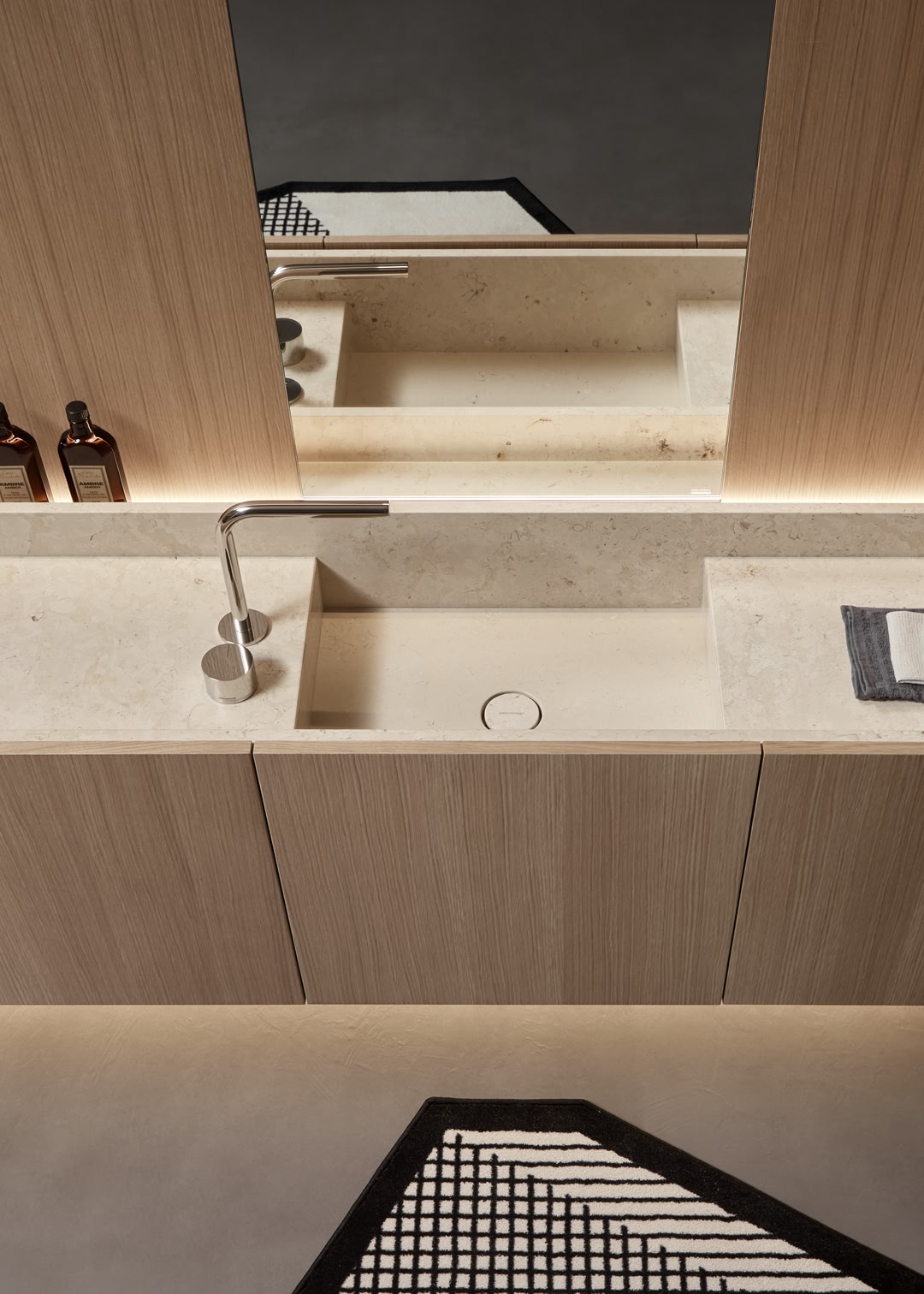 a simple but precious detail 