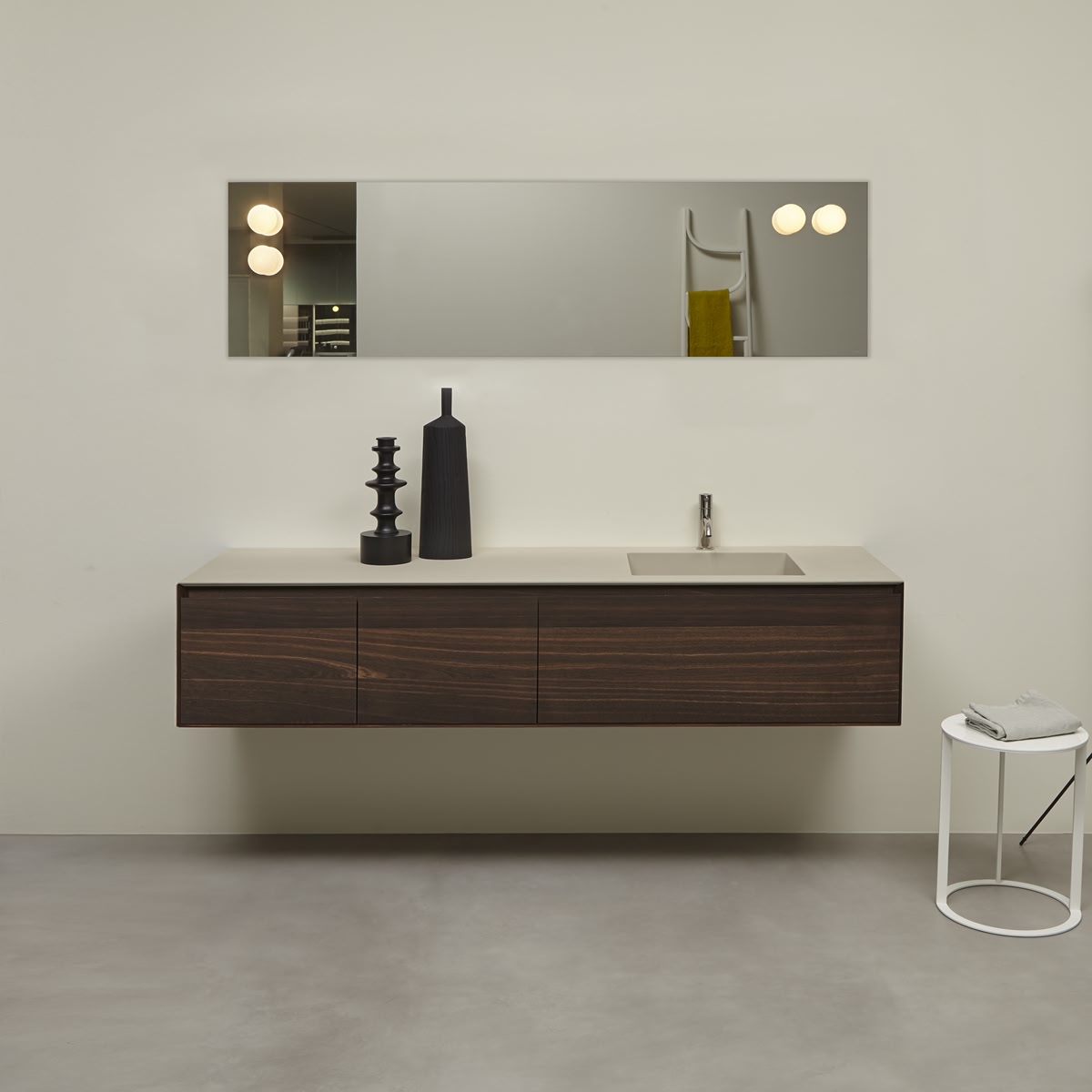 the absolute mirror with an abstract presence