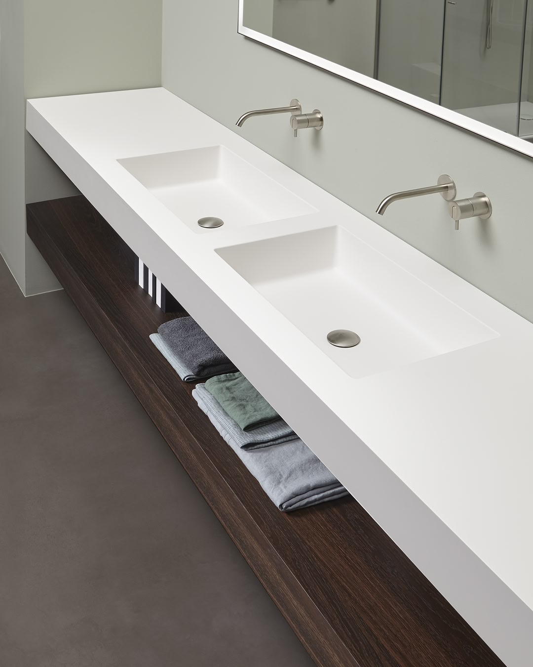 Puliti, essenziali, rigorosi, moderni.