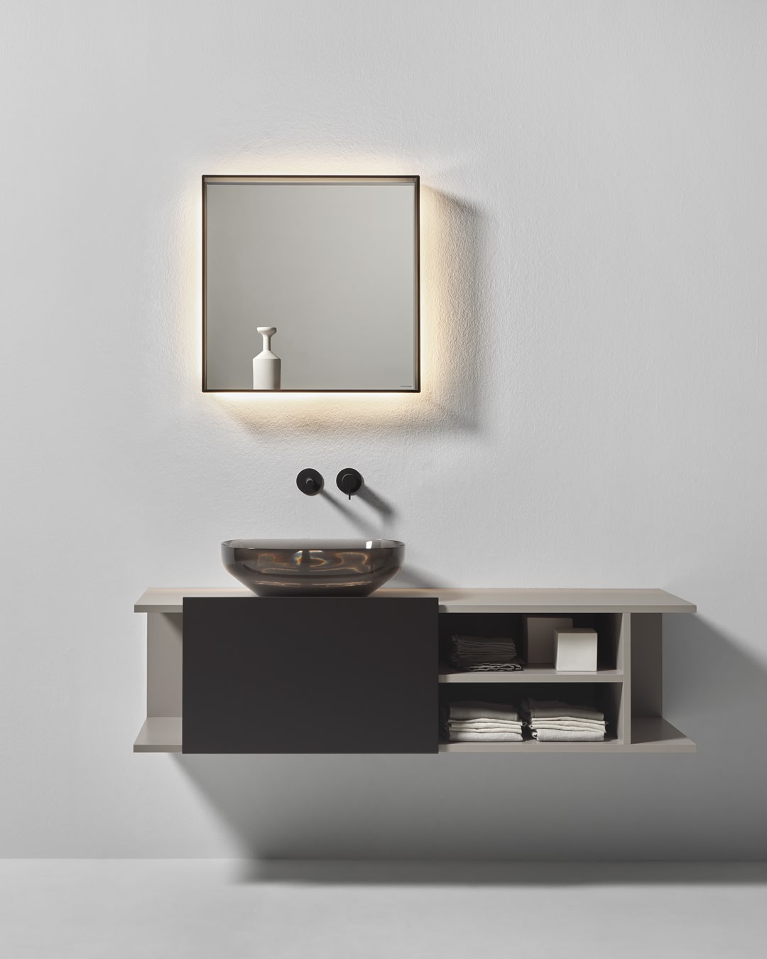 protects and disappears