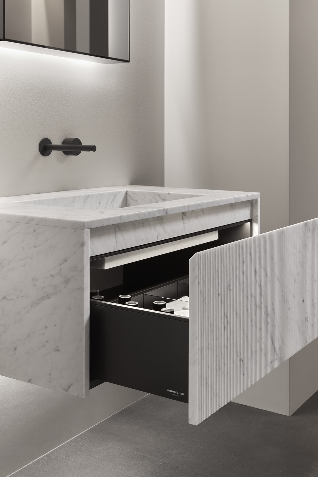 A formal simplicity always precious