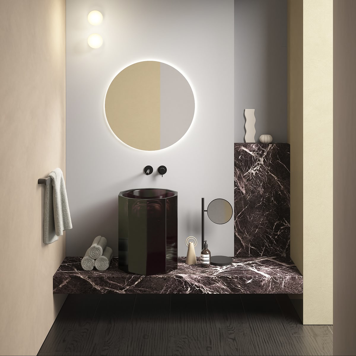 A decagonal shape, a characteristic image