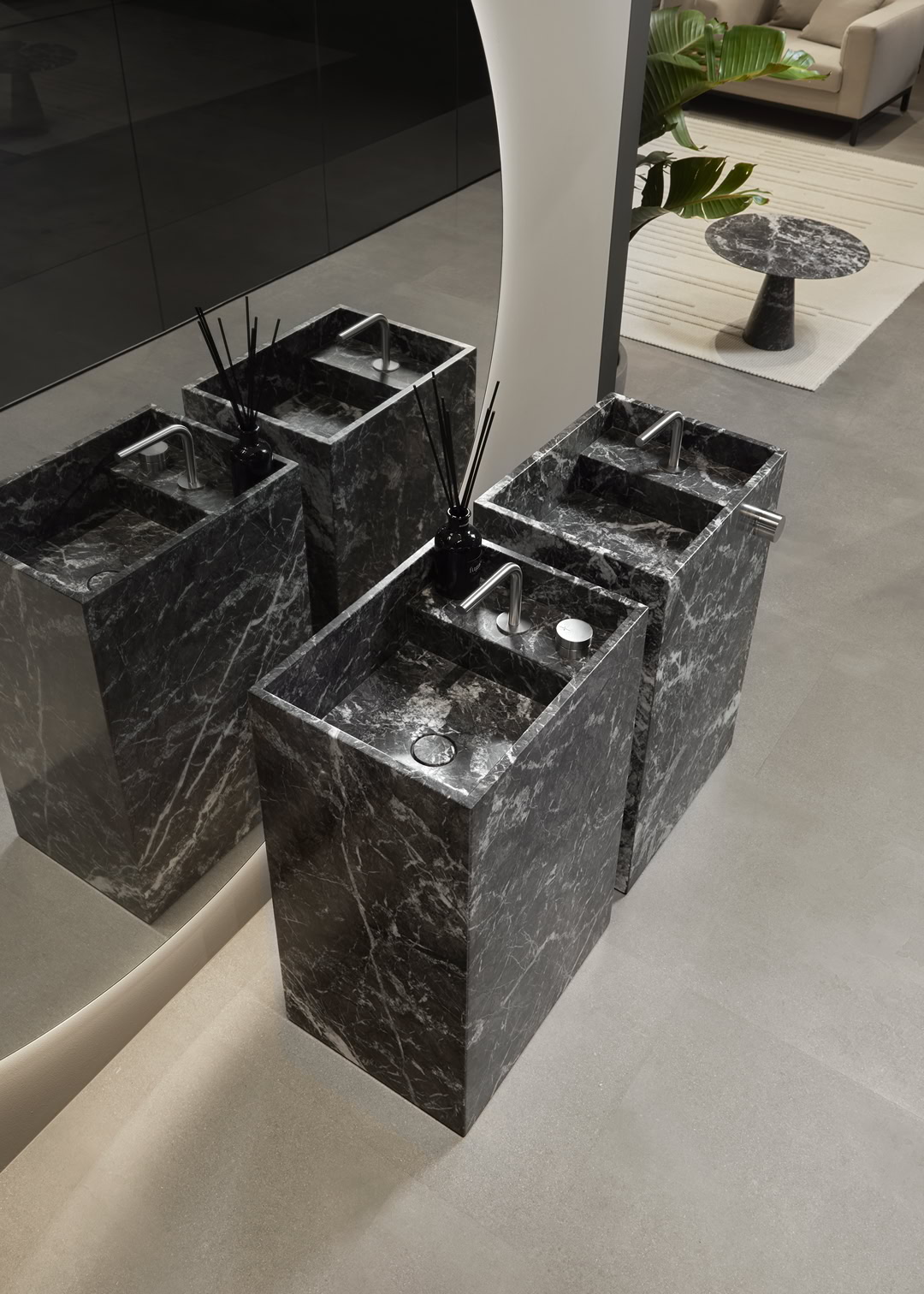 compact and slender conformations